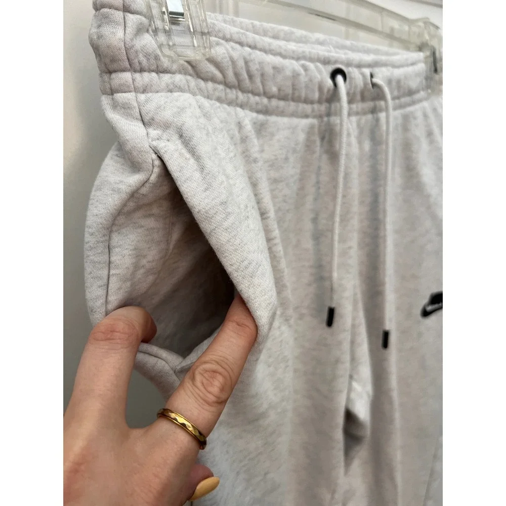 Nike Sportswear Club Fleece Joggers Heather Grey XS Sweatpants BV2671-063 - Picture 3 of 7